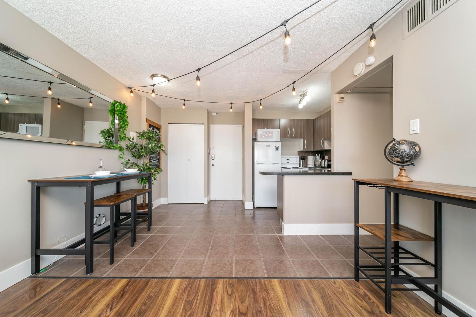 Rustic & Rogers Place, Free Parking! Apartment Edmonton Luaran gambar